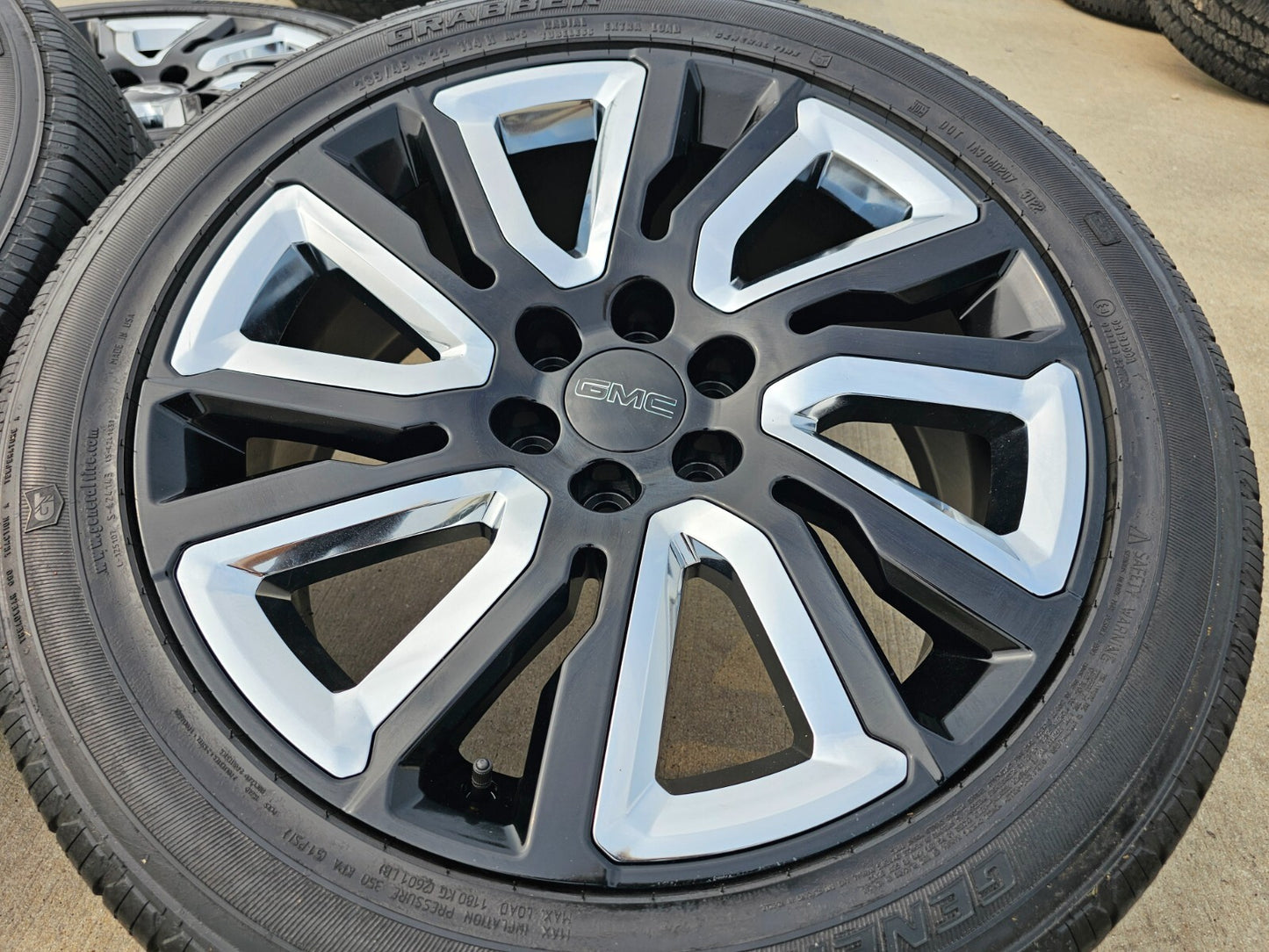 22" Chevy Tahoe Suburban OEM 5907 5901 wheels rims Silverado 2022 2023 2024 2025