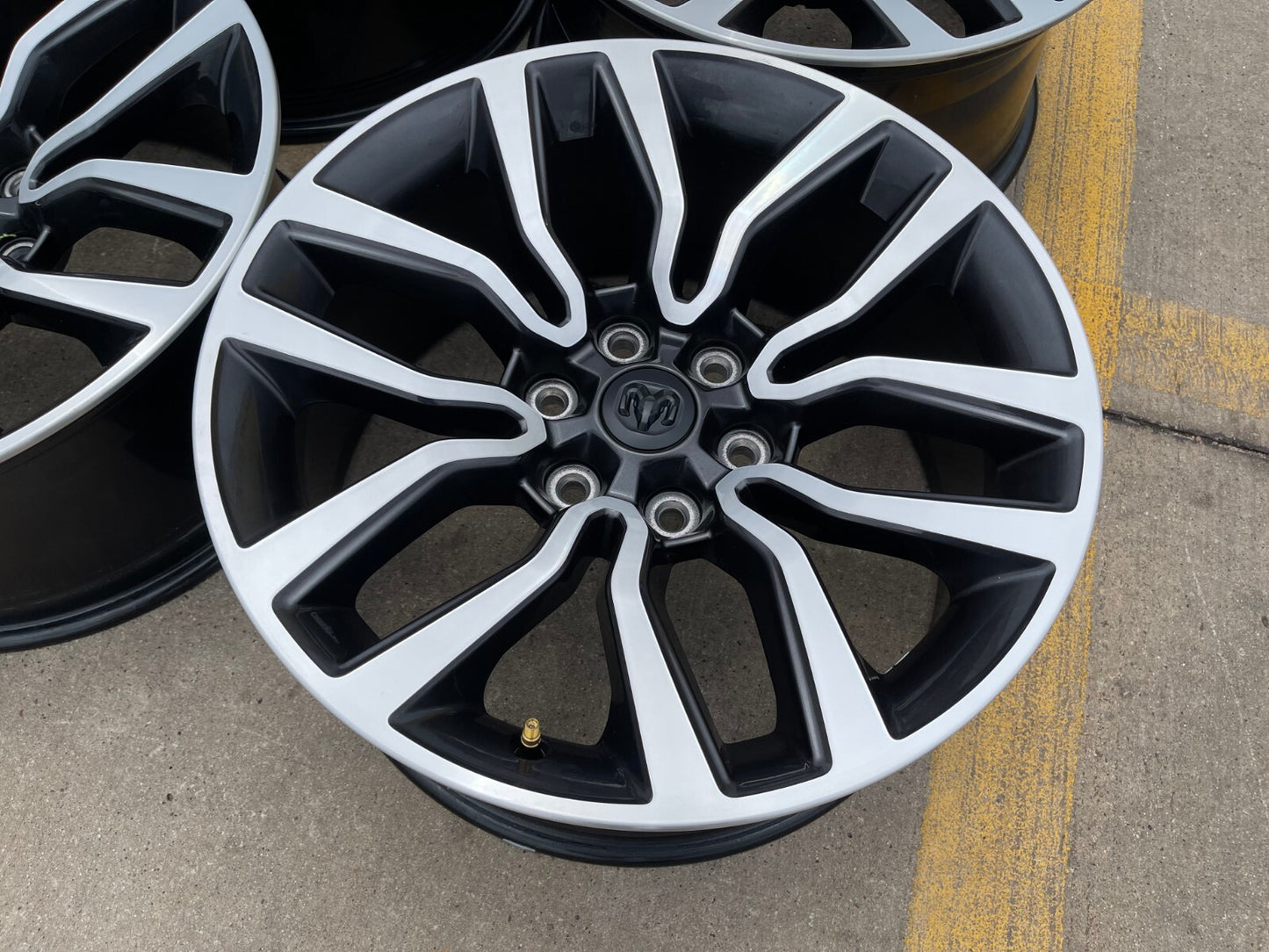 20" Dodge Ram 1500 OEM Laramie Long Horn wheels rims 2024 2025 NEW