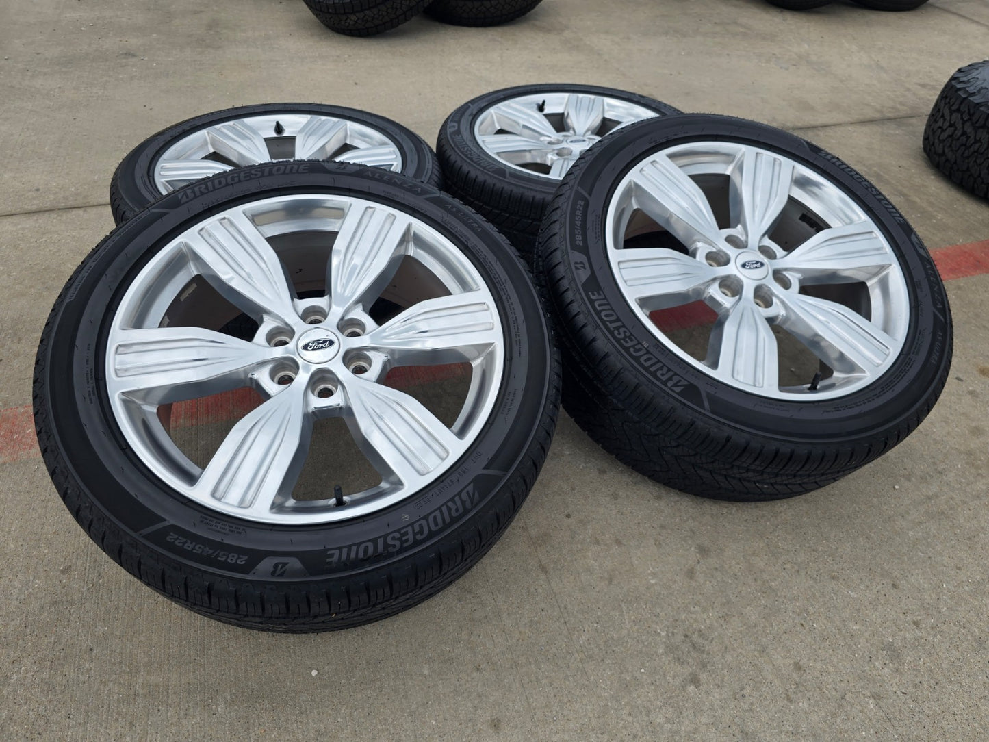 22" Ford F-150 LIMITED LARIAT Expedition OEM 10442 rims wheels BRIDGESTONE SET