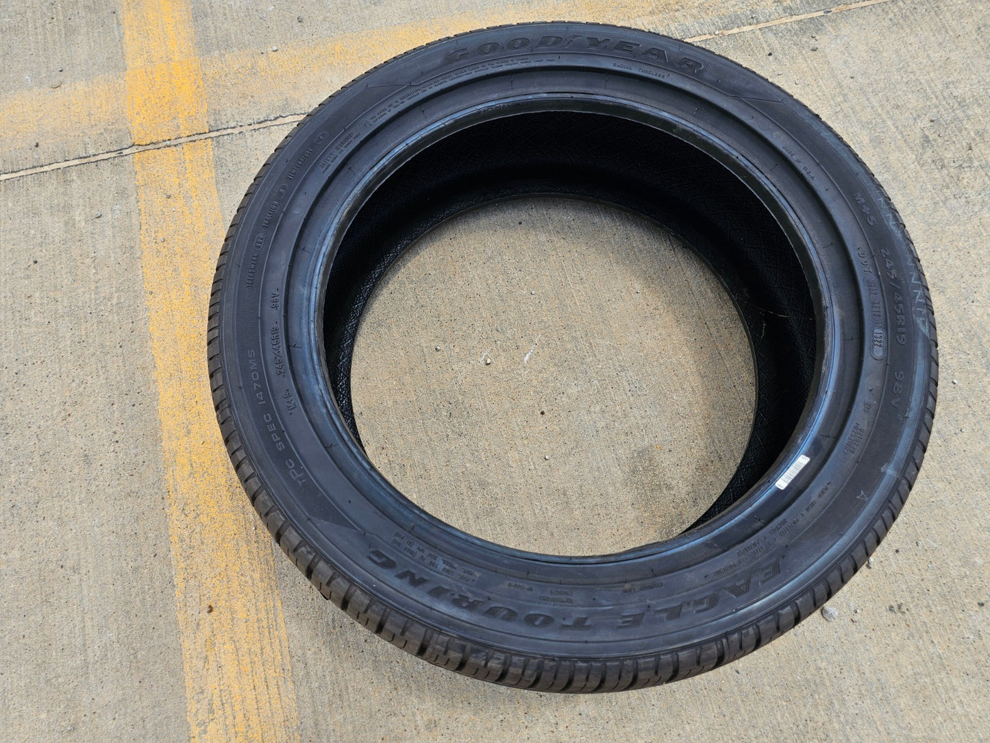 (1) 245/45/19 Goodyear Eagle Touring tire 245/45R19 98V M+S NEW