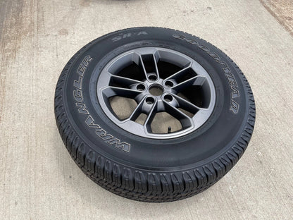 17" Jeep Wrangler Gladiator OEM 9158 9197 wheel rim GRAY spare