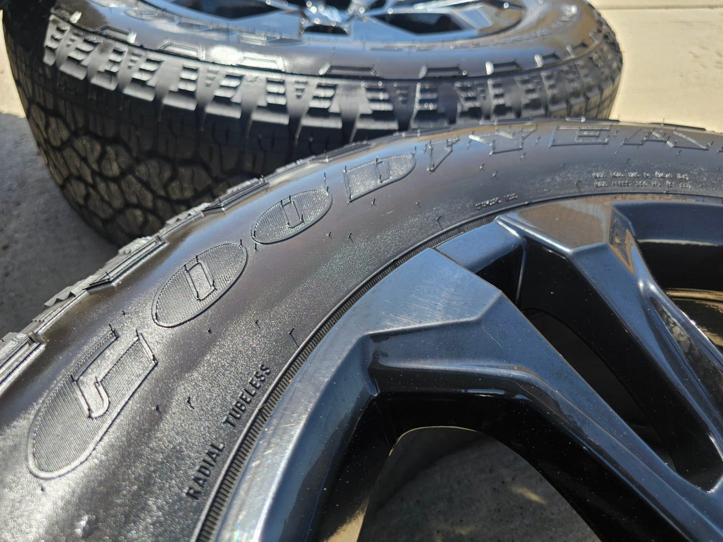 20" Chevy Tahoe Silverado OEM 14090 95417 wheels rims tires SET GOODYEAR A/T