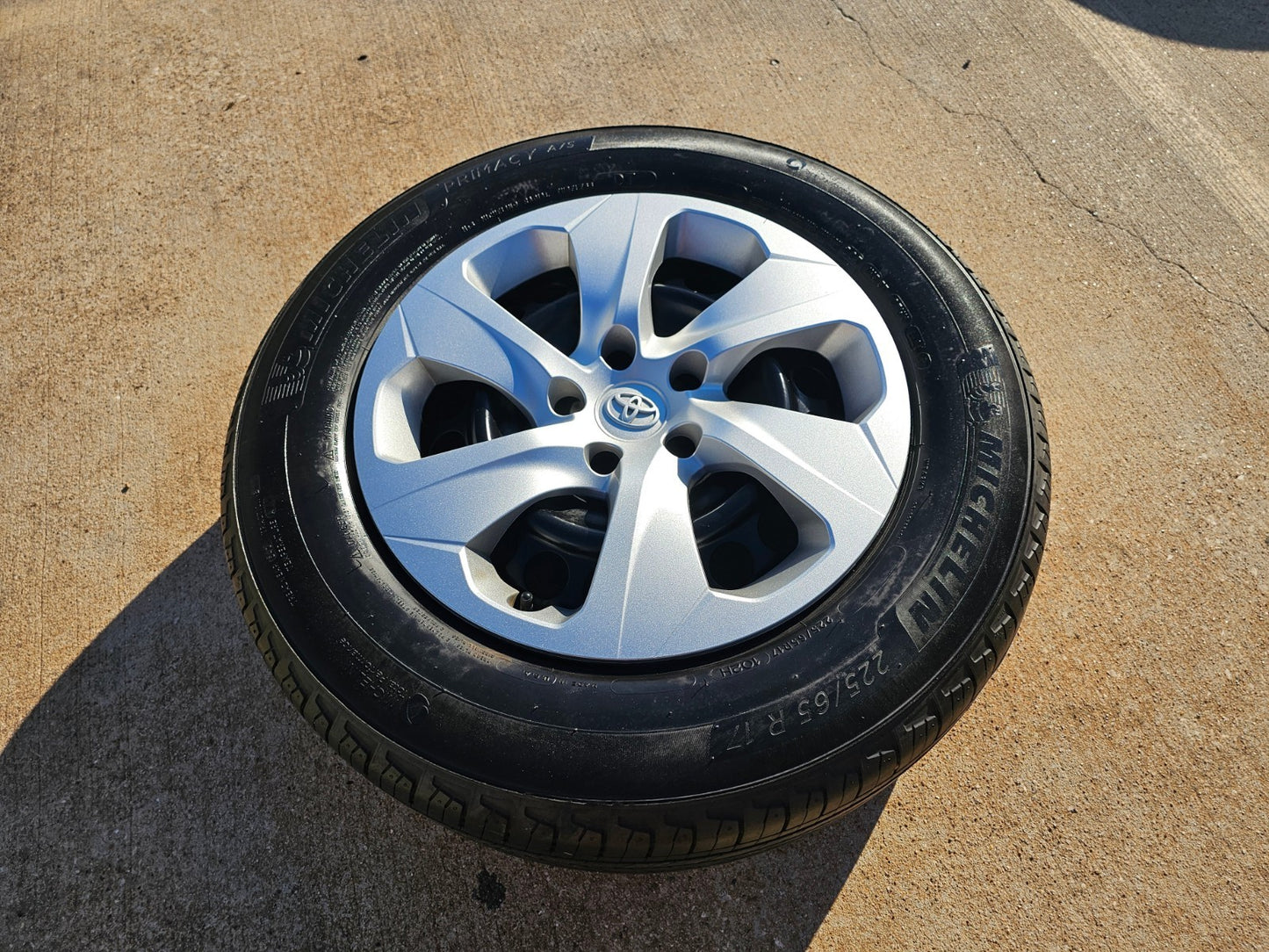 17" Toyota RAV4 OEM wheel rim 75241 Sienna CH-R tire 2020 2021 2022 2023 2024