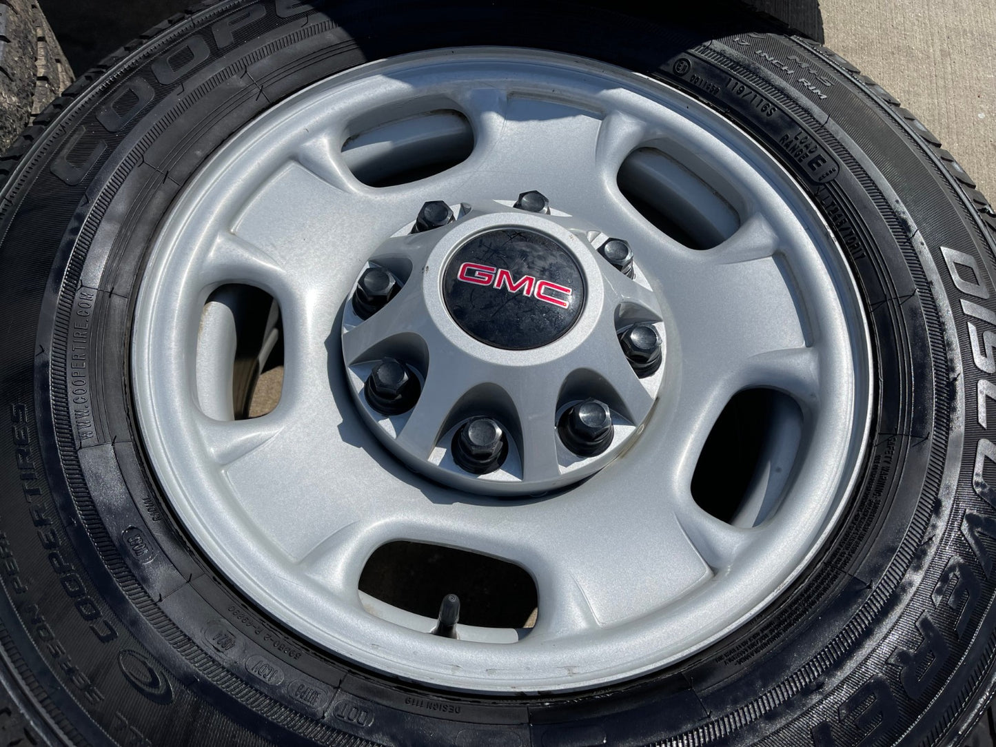 17" Chevy Silverado GMC Sierra 2500 3500 OEM 8095 wheels COOPER H/T3
