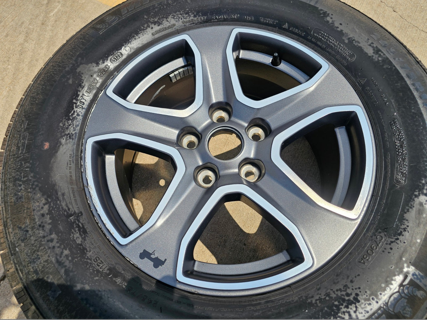 17" Jeep Wrangler Rubicon OEM wheel rim 9217 Gladiator spare 2021 2022 2023 2024
