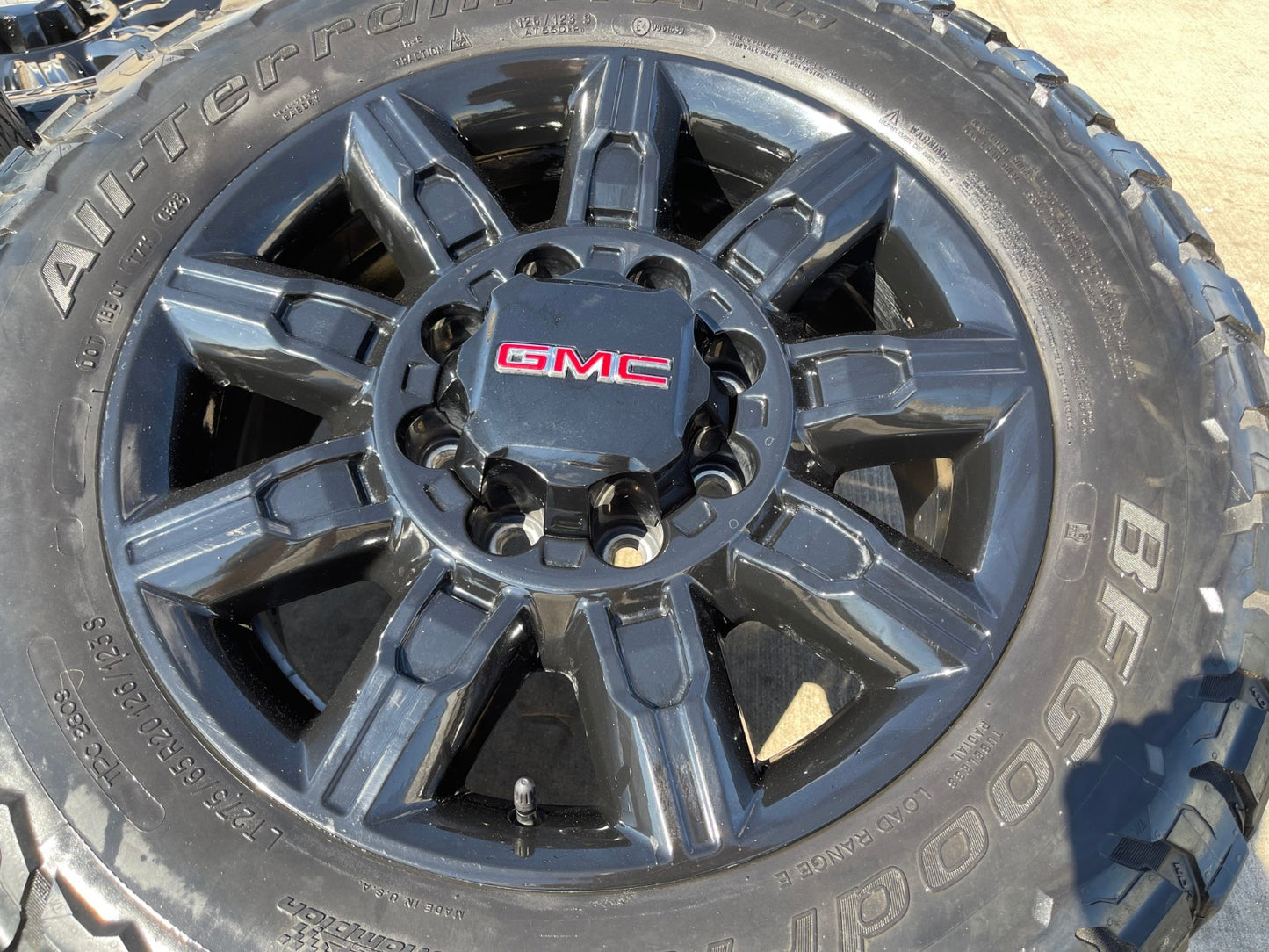 20" GMC Sierra AT4X 2500 3500 OEM 14137 5963 wheels rims Silverado BFG KO3 A/T