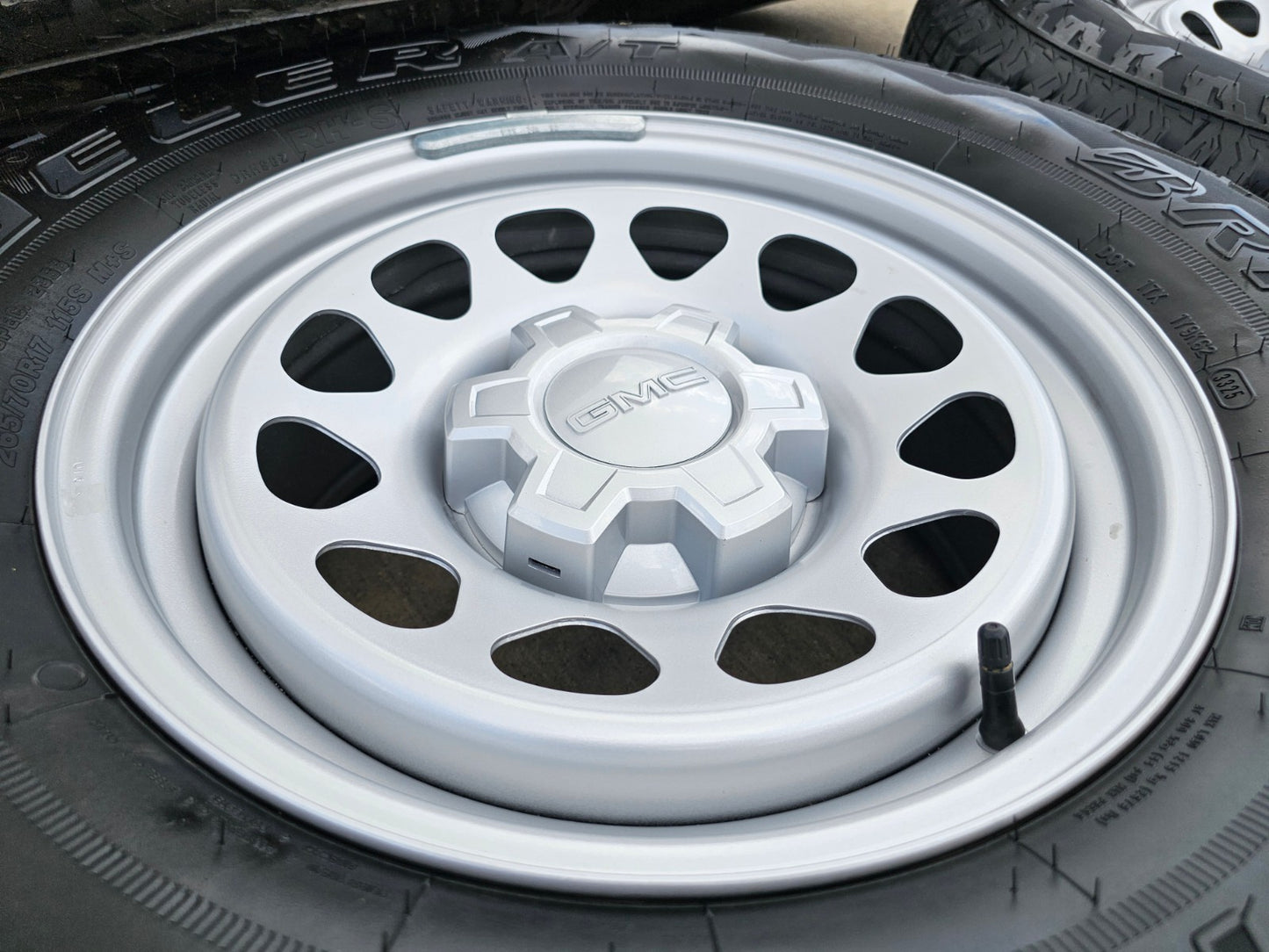 17" Chevy Silverado GMC Sierra OEM wheels rims 8130 Canyon Colorado DUELER NEW