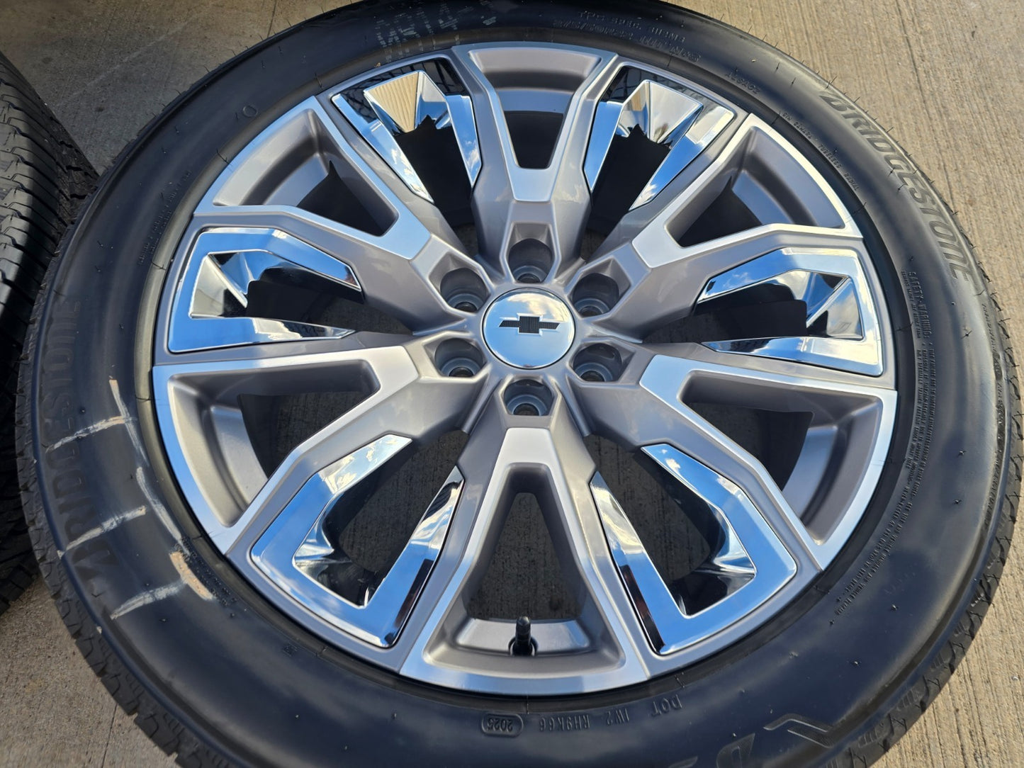 22" GMC Yukon Chevy Tahoe Escalade OEM chrome 95513 14134 wheels rims tires NEW