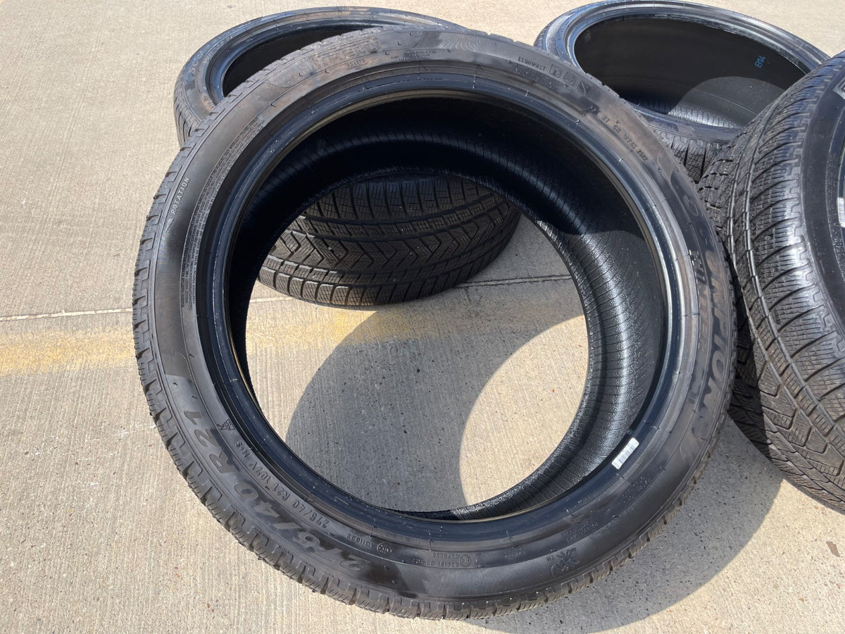 (2) 275/40/21 + (2) 305/35/21 Pirelli Winter 109V XL M+S tires