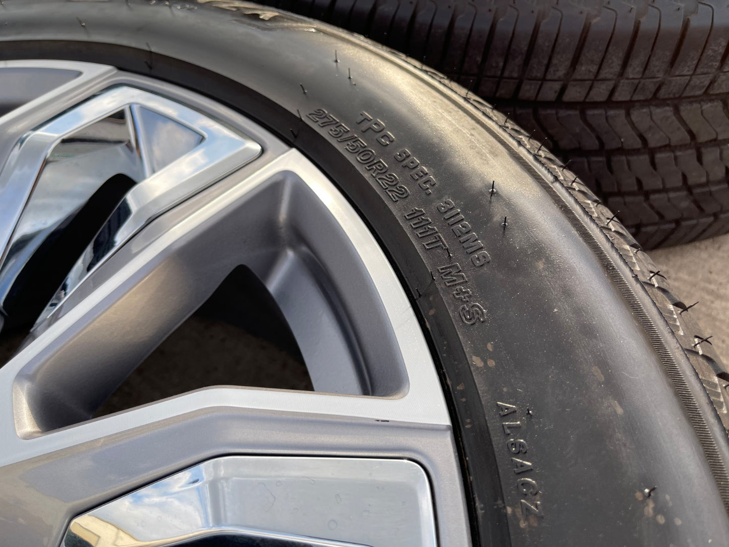22" GMC Yukon Chevy Tahoe Escalade OEM 95513 14134 wheels rims BRIDGESTONE NEW