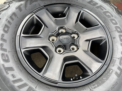17" Jeep Wrangler Rubicon OEM 9260 wheels rims Gladiator tires BFG KO2 A/T 33"