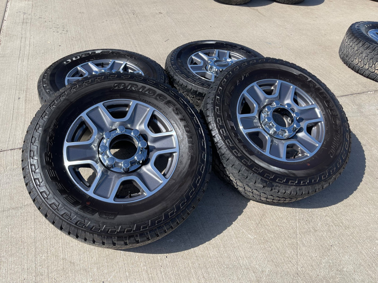 18" Ford F-250 F-350 Lariat FX-4 OEM wheels 10480 10298 tires BRIDGESTONE SET