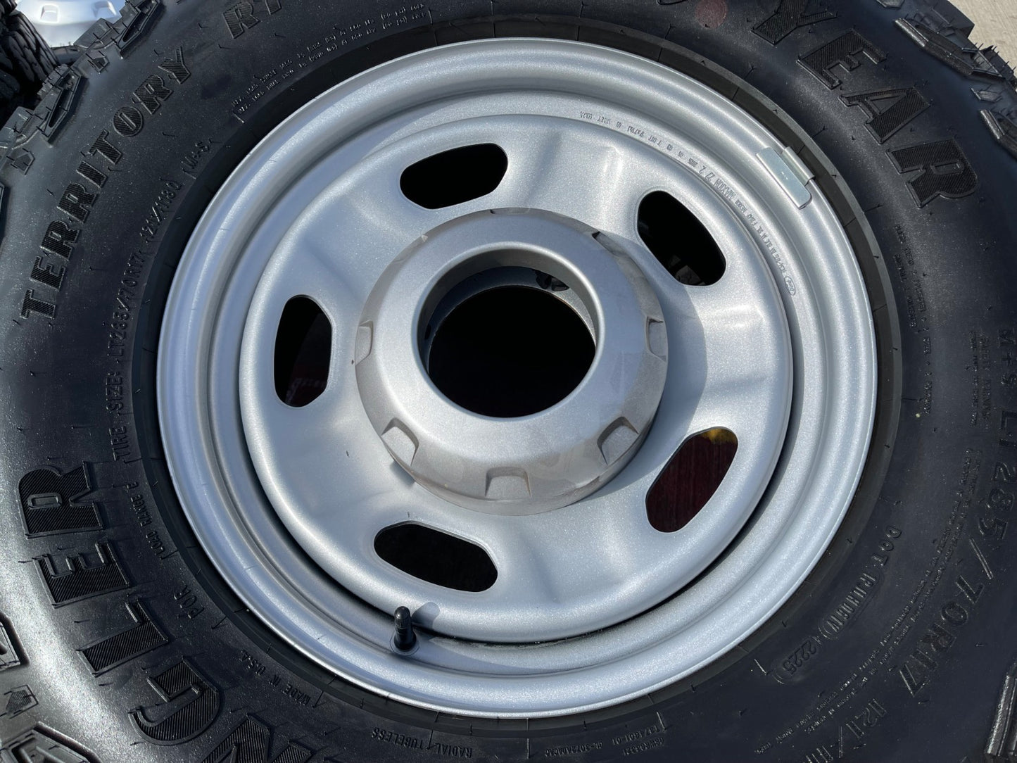 17" Ford F-250 F-350 OEM 3828 wheels rims tires GOODYEAR TERRITORY R/T 33" NEW