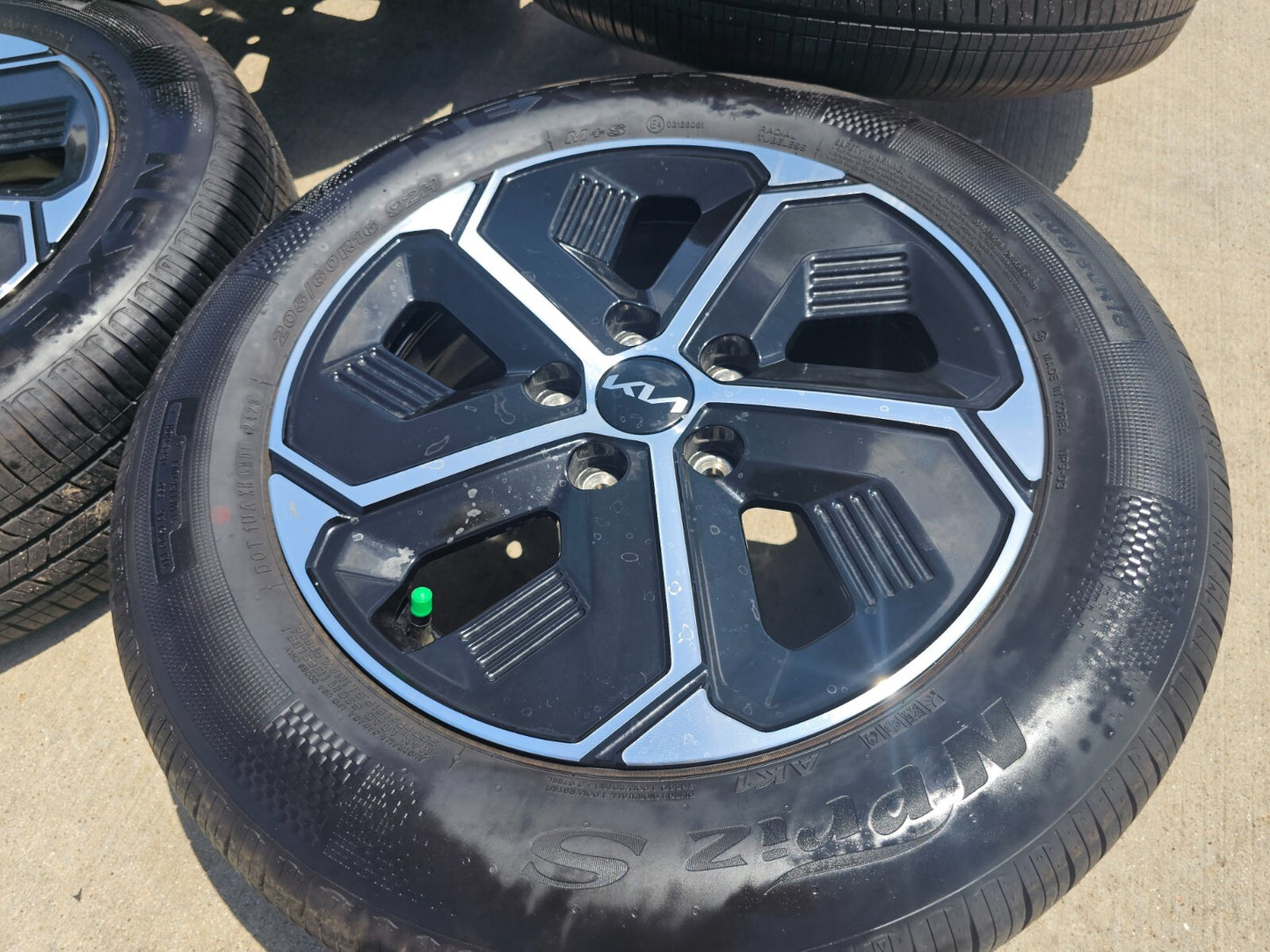16" Kia Niro OEM wheels rims tires Sorento Sedona Hyundai Kona NEW