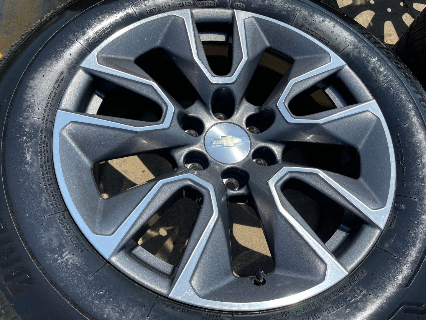 20" Chevy Silverado 1500 Tahoe OEM 5915 5916 wheels rims BRIDGESTONE SET