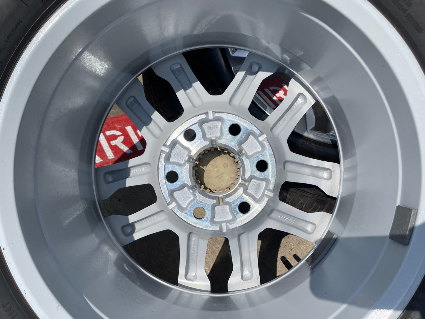 18" Chevy Silverado Suburban Tahoe OEM 14091 wheels rims GMC SET MICHELIN NEW