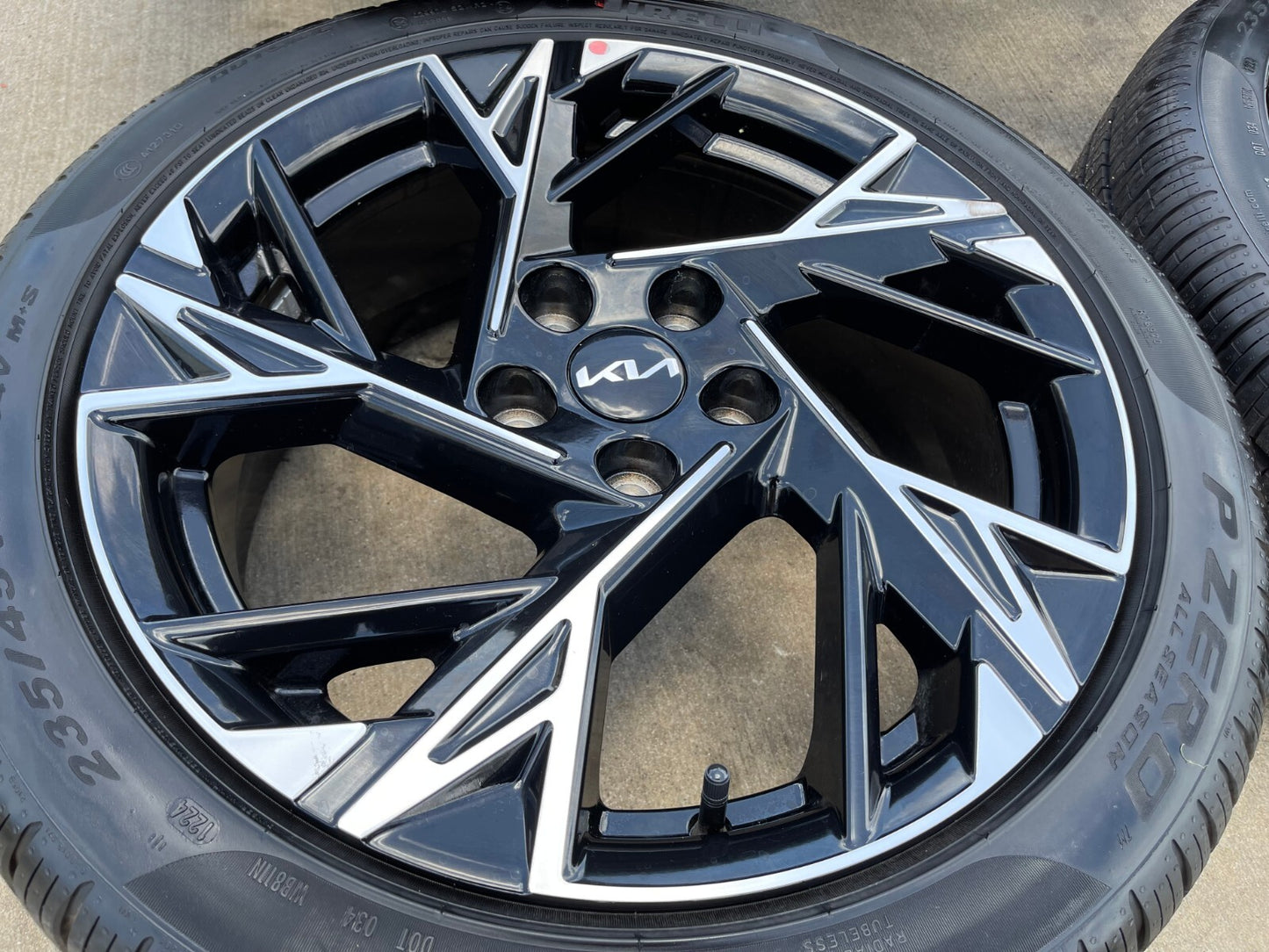 18" Kia K4 K5 OEM wheels rims tires Sonata Stinger Forte Optima 2024 2025 NEW