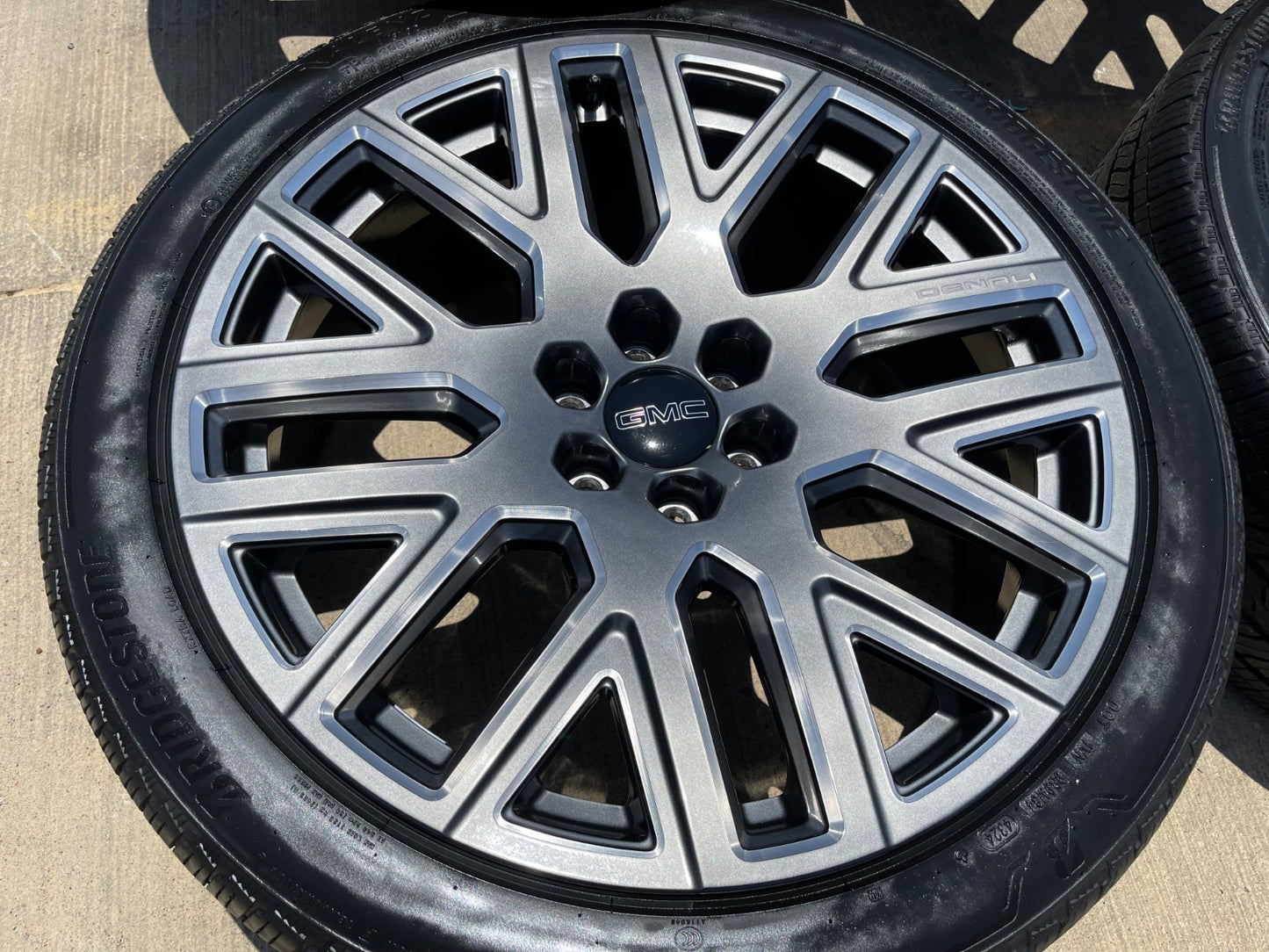 24" GMC Yukon Sierra DENALI OEM wheels rims SET 2025 2026 2027 DISCOUNTED
