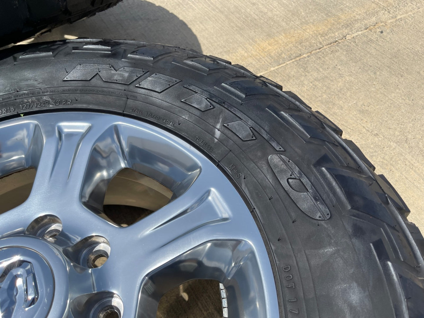 18" Ram 2500 3500 Laramie Power Wagon OEM wheels rims 2692 SET NITRO 34"