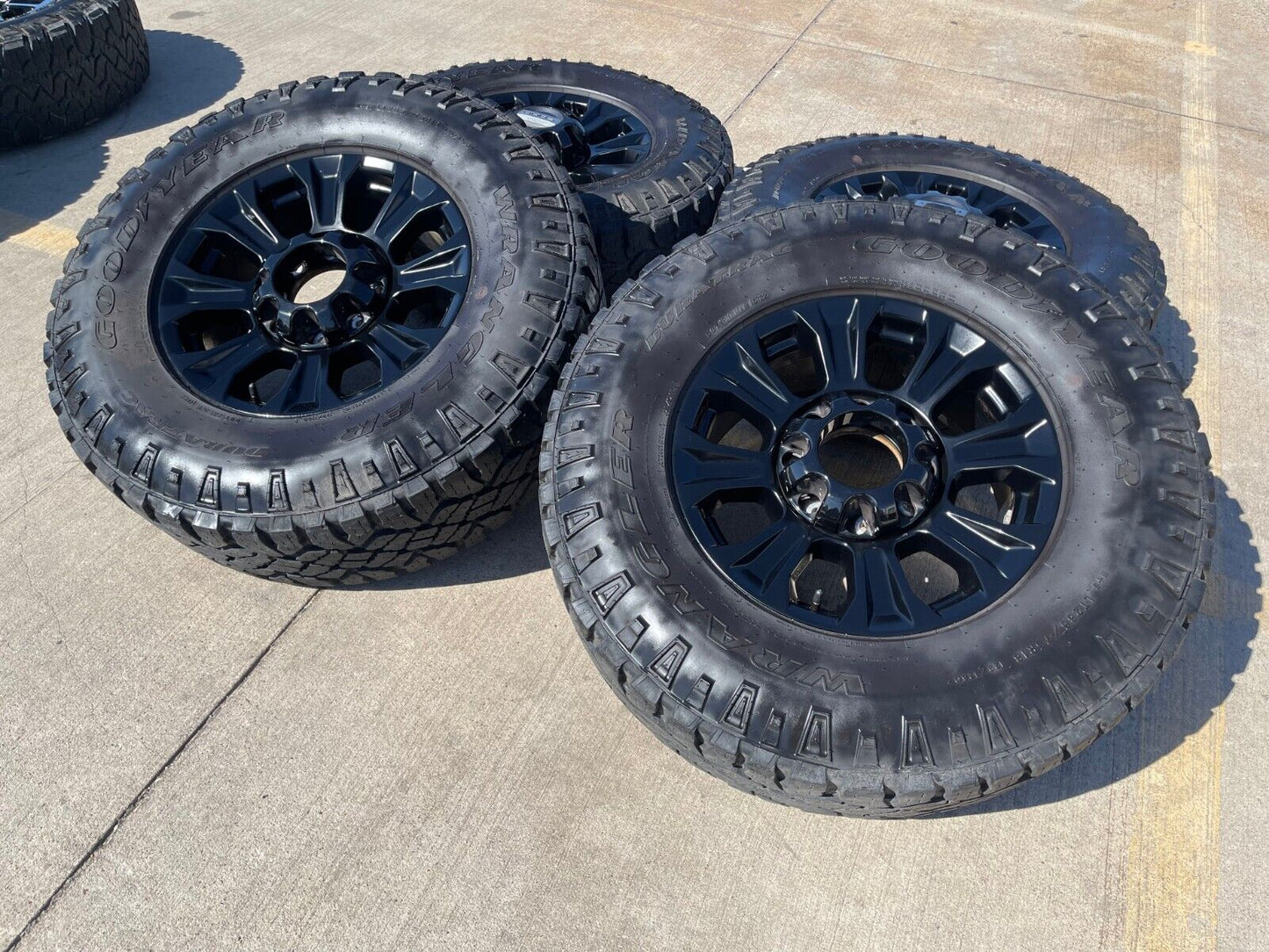 18" Ford F-250 F-350 Tremor OEM 10097 rims wheels DURATRAC tires