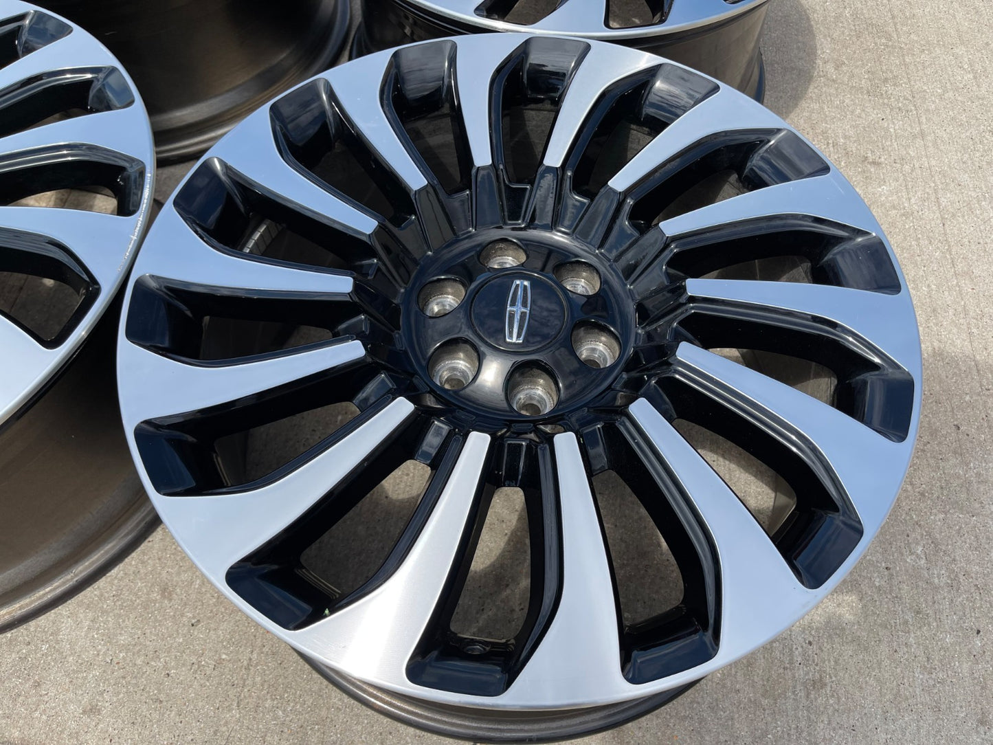 22" Lincoln Navigator OEM rims wheels 10499 95383 Black Label 2023 2024 2025
