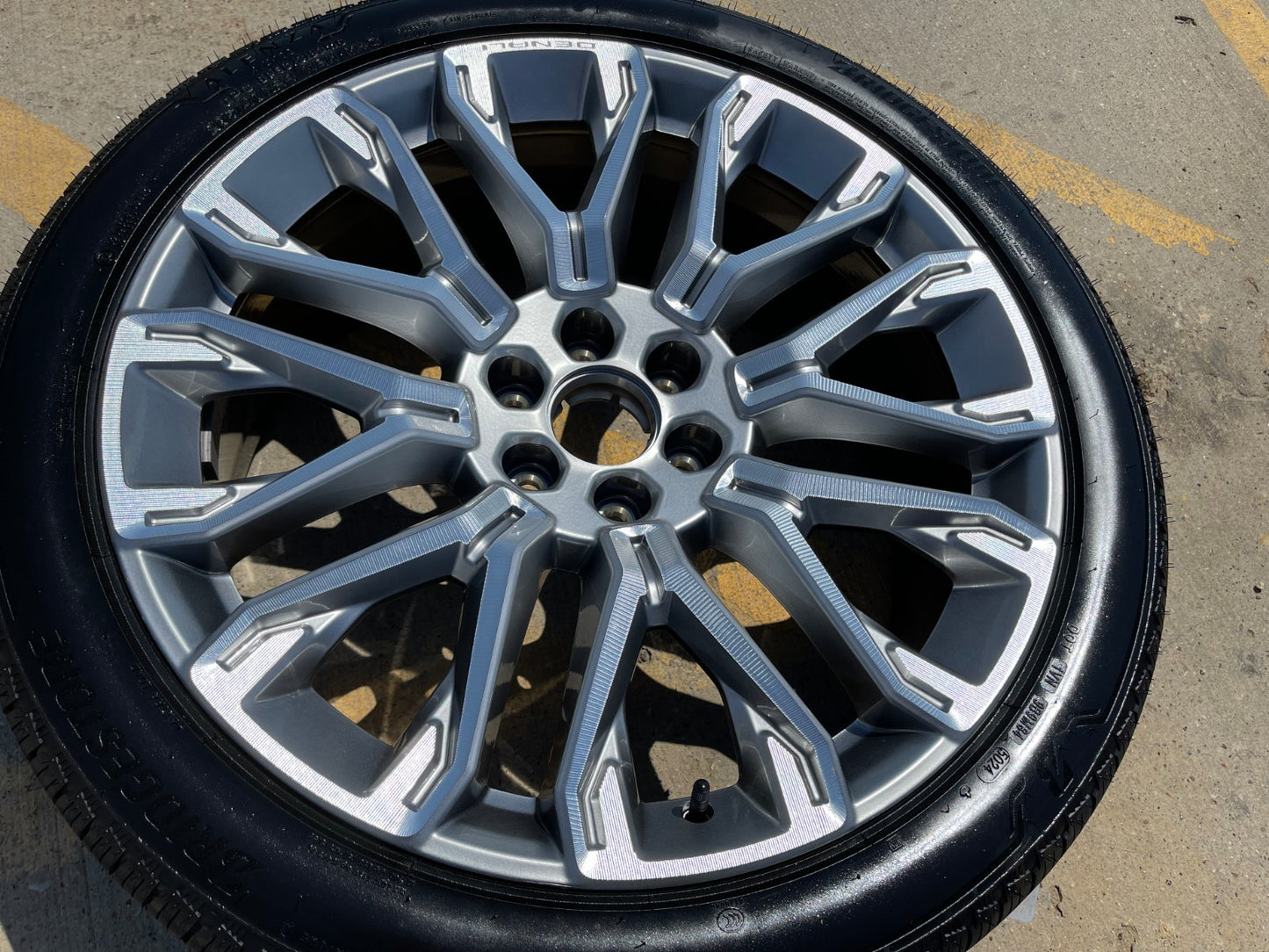 24" GMC Yukon Sierra Denali Chevy Tahoe LTZ OEM 10067 wheel rim 2026 2027