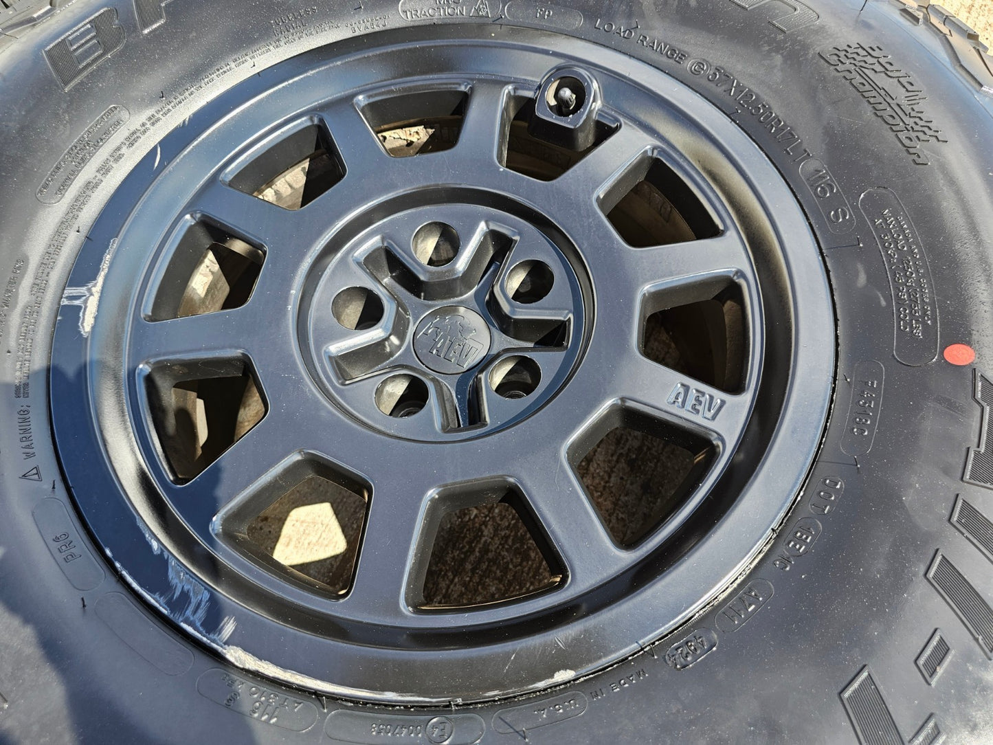 (5) 17" AEV Jeep Wrangler Rubicon OEM Salta wheels rims Gladiator BFG 37" NEW