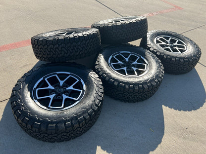 17" Jeep Wrangler Rubicon OEM wheels rims Gladiator tires BFG 33" NEW