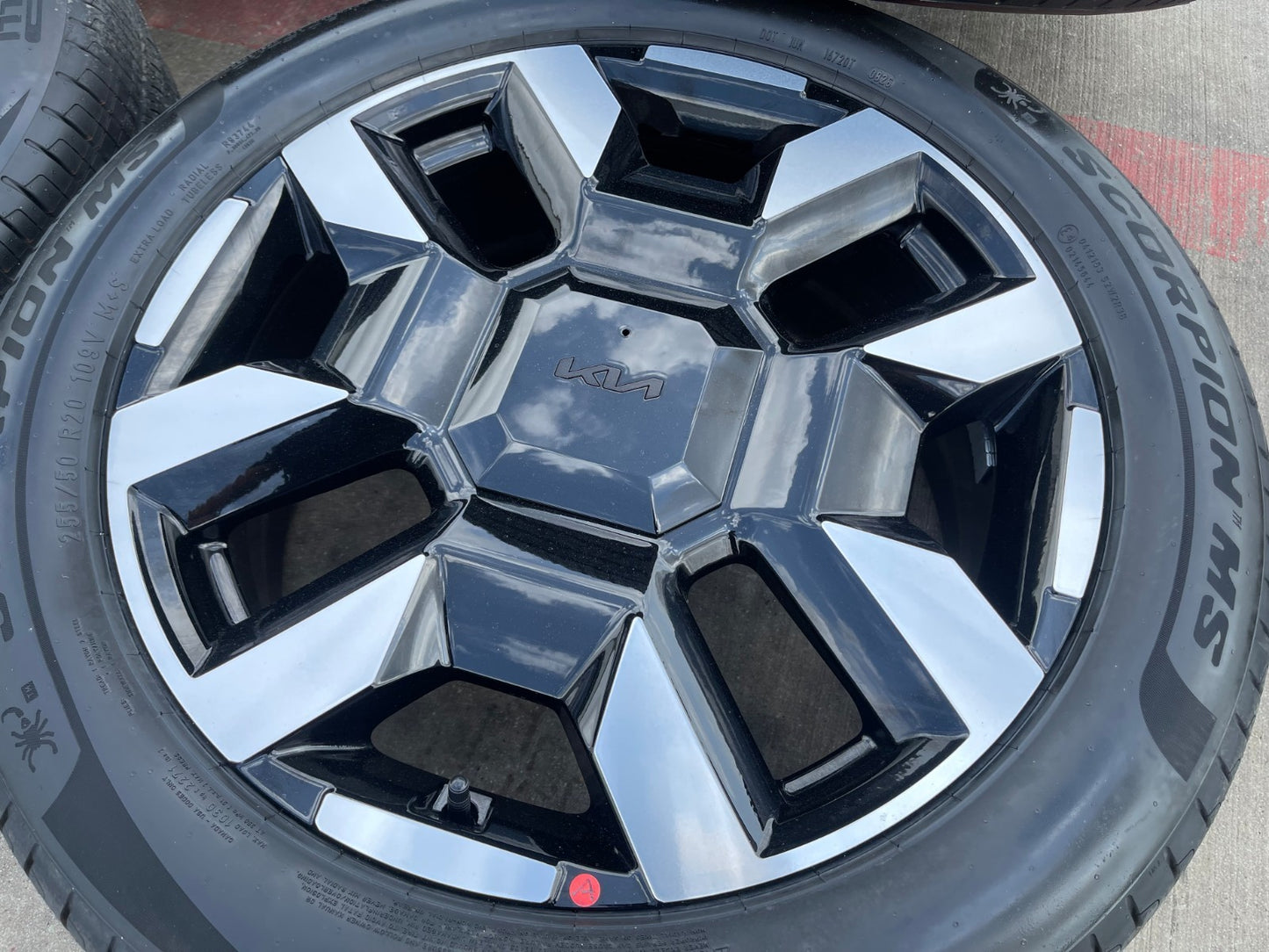 20" Kia Telluride X-PRO OEM wheels rims Sorento Sedona PIRELLI 2026 2027 NEW