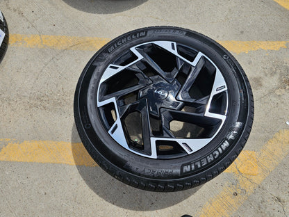 (1) 19" Kia Sportage Sorento Carnival OEM 74643 wheel rim spare 2024 2025 2026