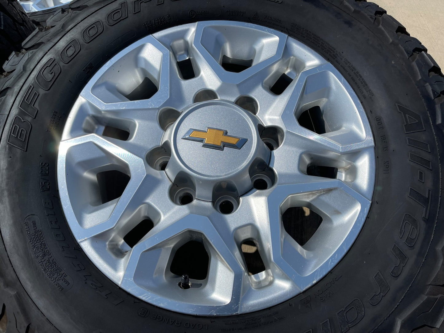 18" Chevy Silverado 2500 3500 OEM 5959 wheels rims tires SET BFG KO3 A/T