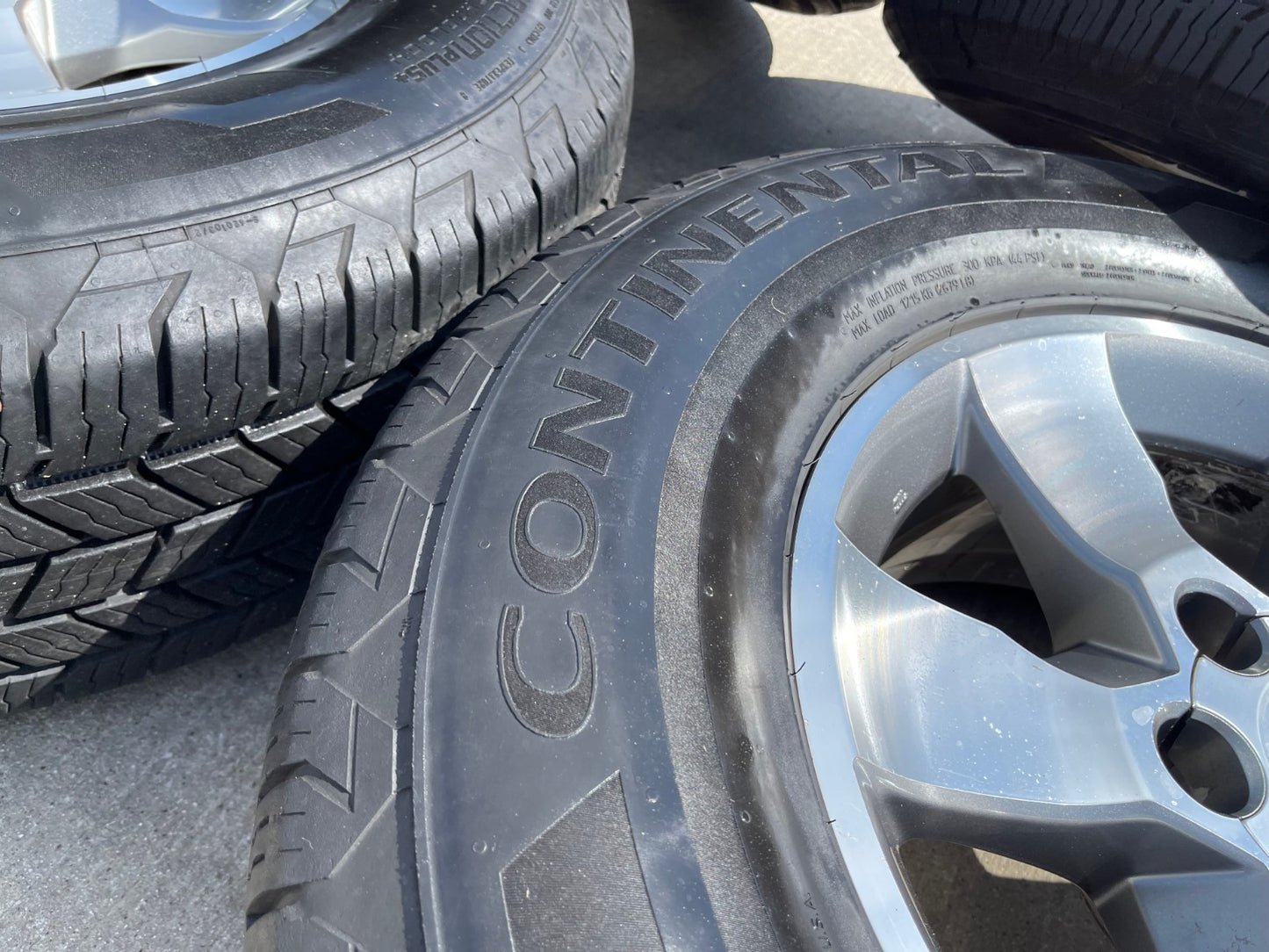 17" Toyota Tacoma 4Runner OEM 69562 wheels rims tires CONTINENTAL