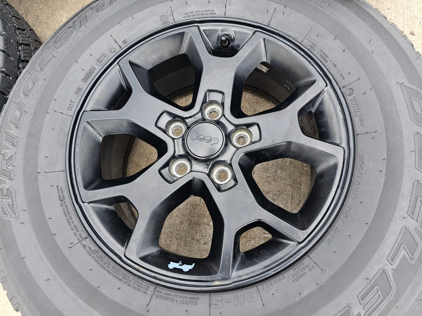 17" Jeep Wrangler Rubicon OEM 9218 wheels rims Gladiator tires SET DUELER A/T