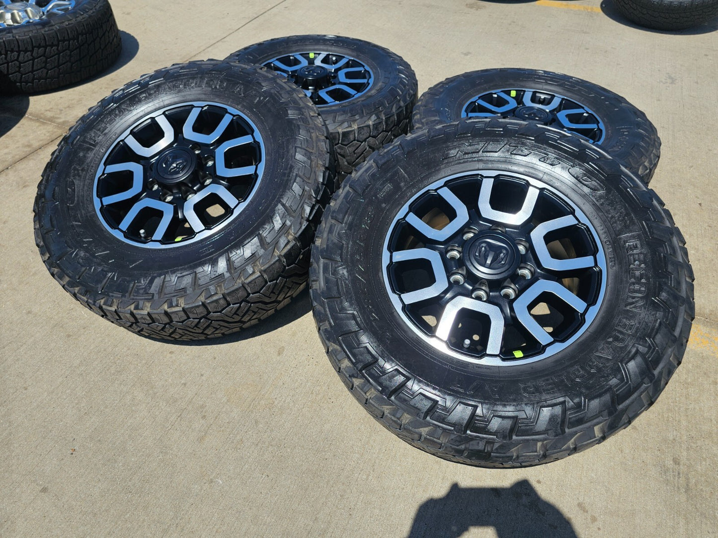 18" Ram 2500 3500 LARAMIE OEM wheels rims 2694 tires 35" NITRO