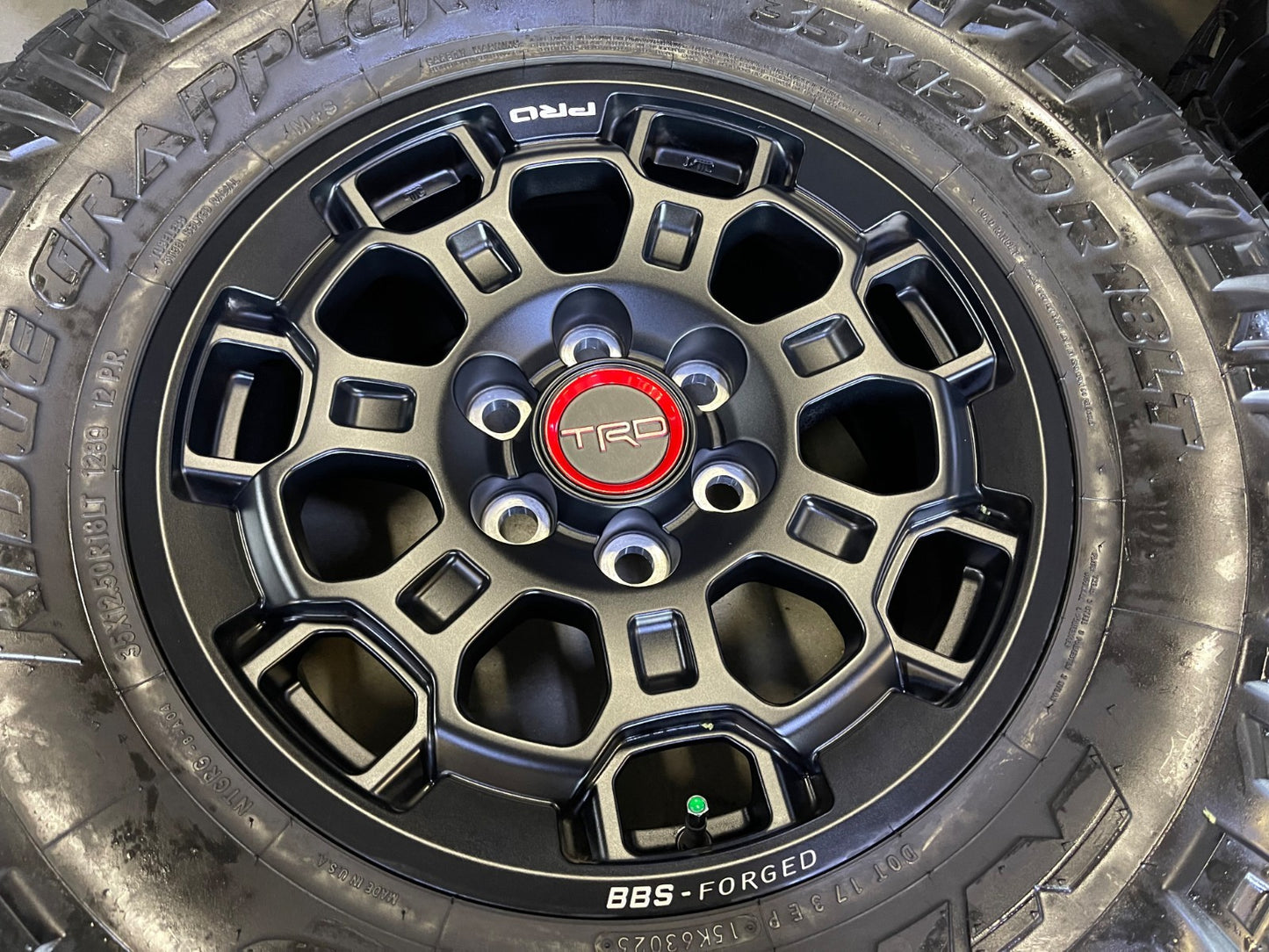 18" Toyota Tundra TRD BBS FORGED OEM black 95458 wheels rims Sequoia NITRO 35"