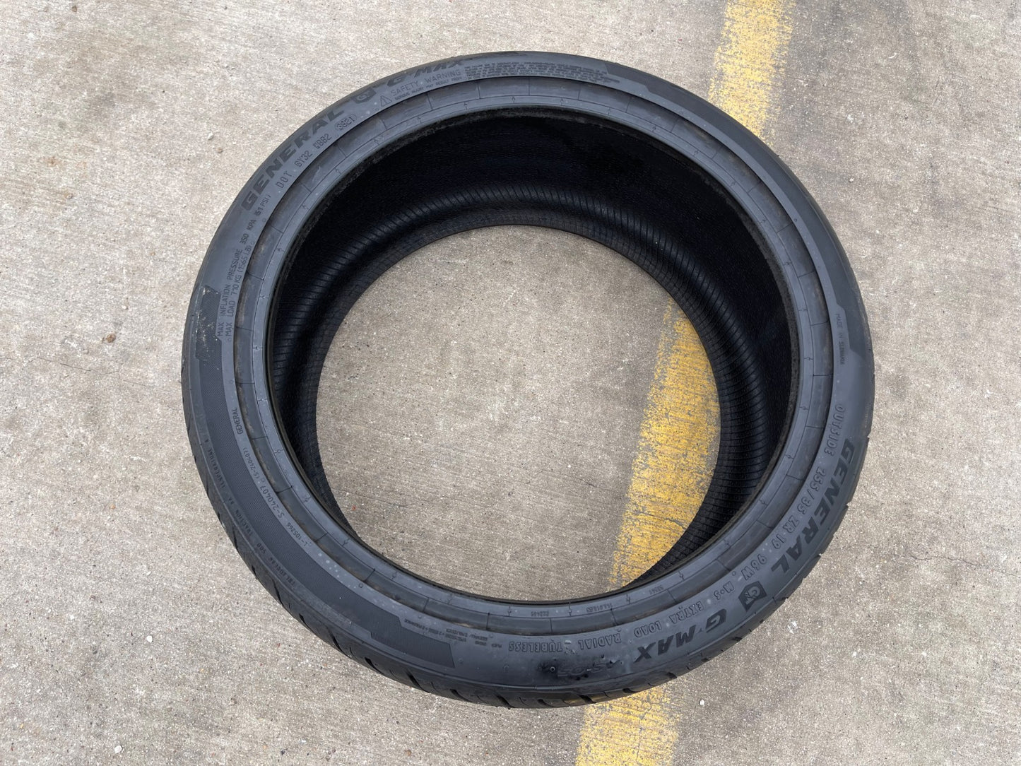 (1) 255/35/19 General G-Max A/S-05 tire 255/35/19 96W NEW
