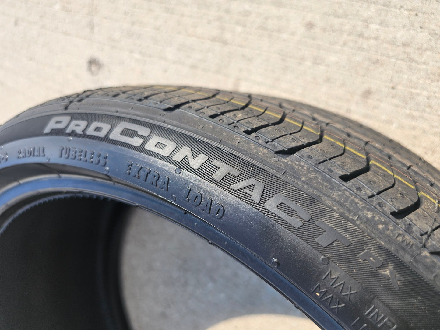 (1) 265/35/21 Continental Pro Contact RX tire XL 101H NEW