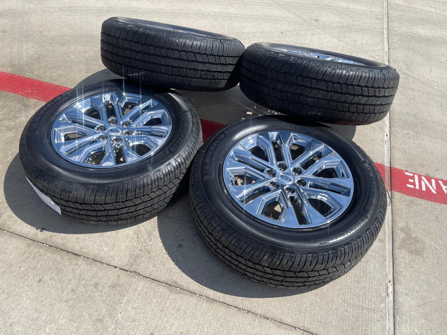 (1) 20" Ford F-150 LARIAT OEM 10619 CHROME rim wheel Expedition 2025 2026 2027