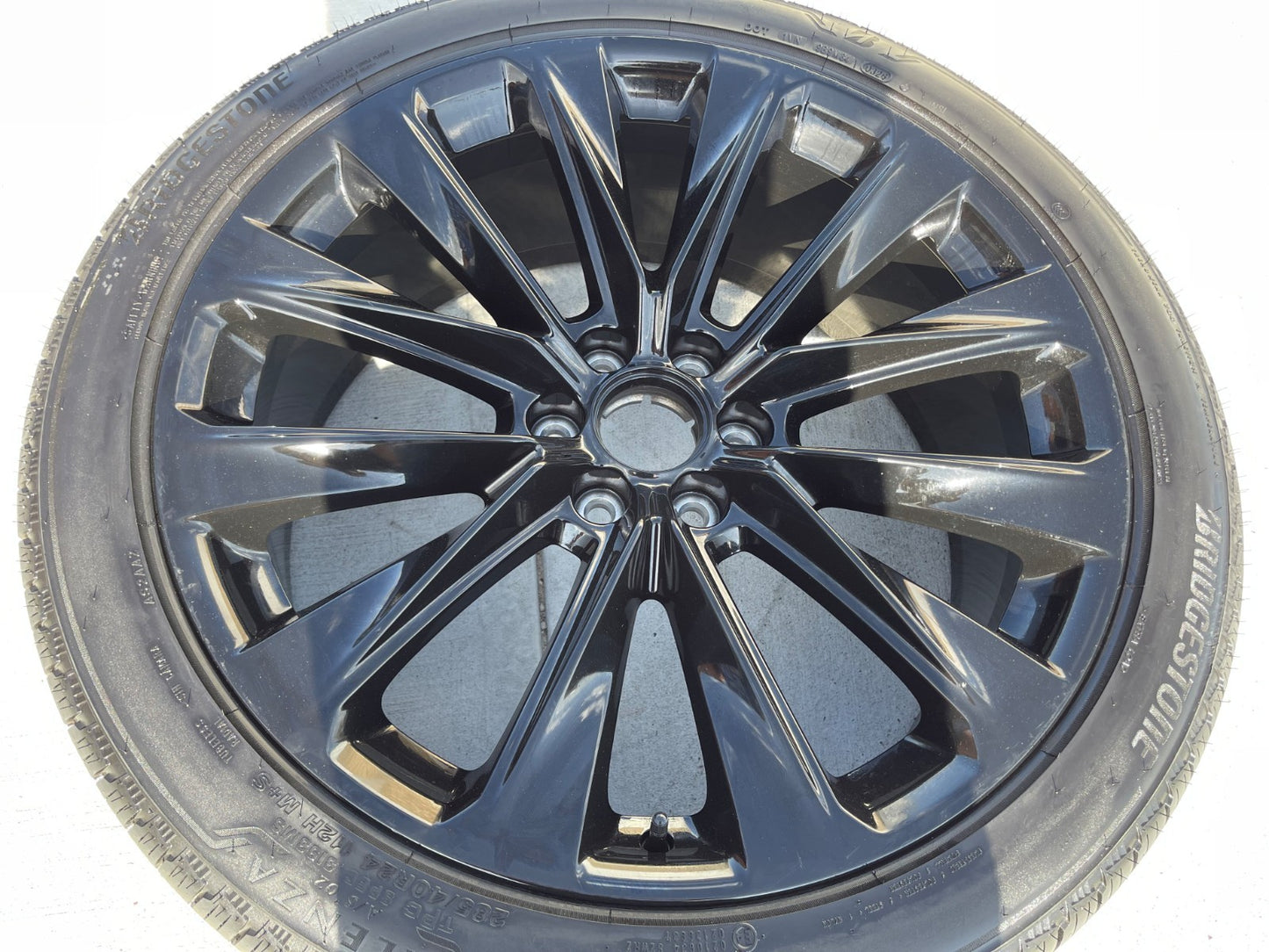 (1) 24" Cadillac Escalade V OEM ONYX wheel rim 2022 2023 2024 2025 2026 2027