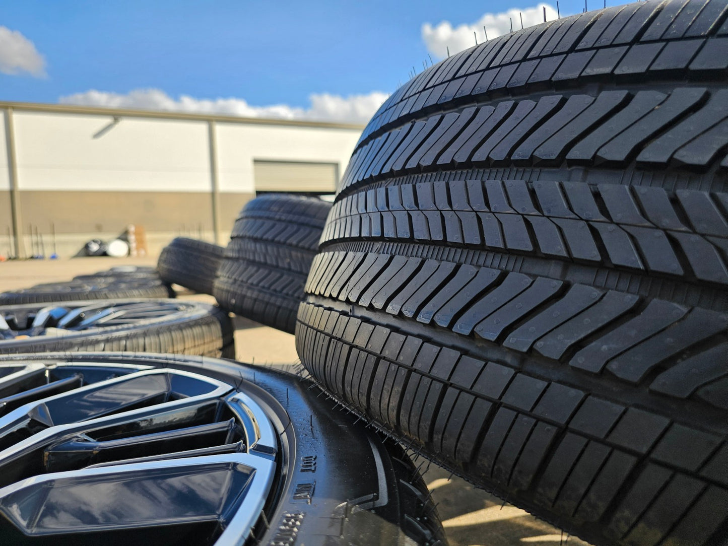 24" Chevy Tahoe Suburban Silverado OEM High Country wheels rims 2025 2026 NEW