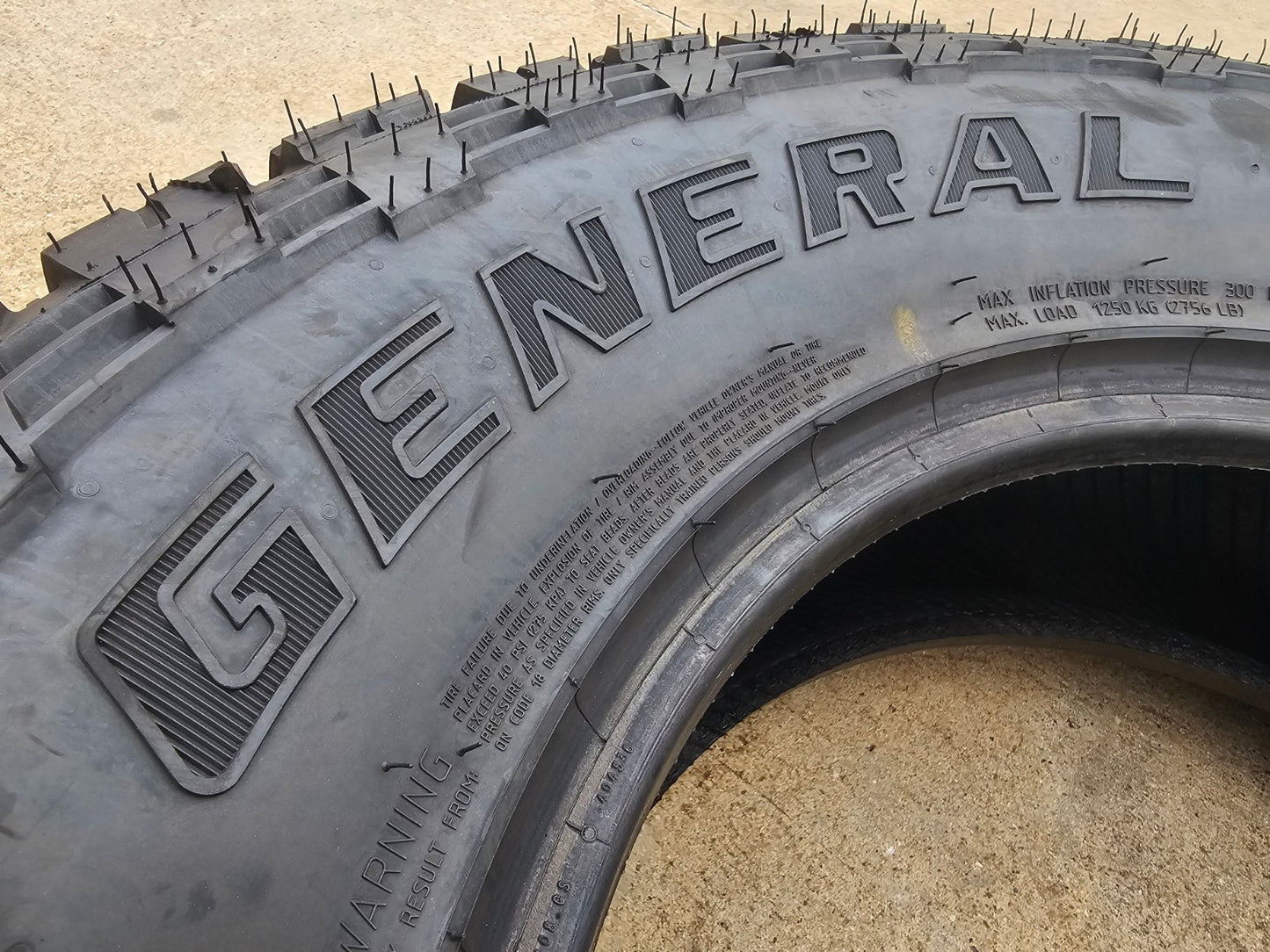 (1) 275/70/18 General Grabber A/TX tire Ford F-150 Expedition Tremor 275/70r18