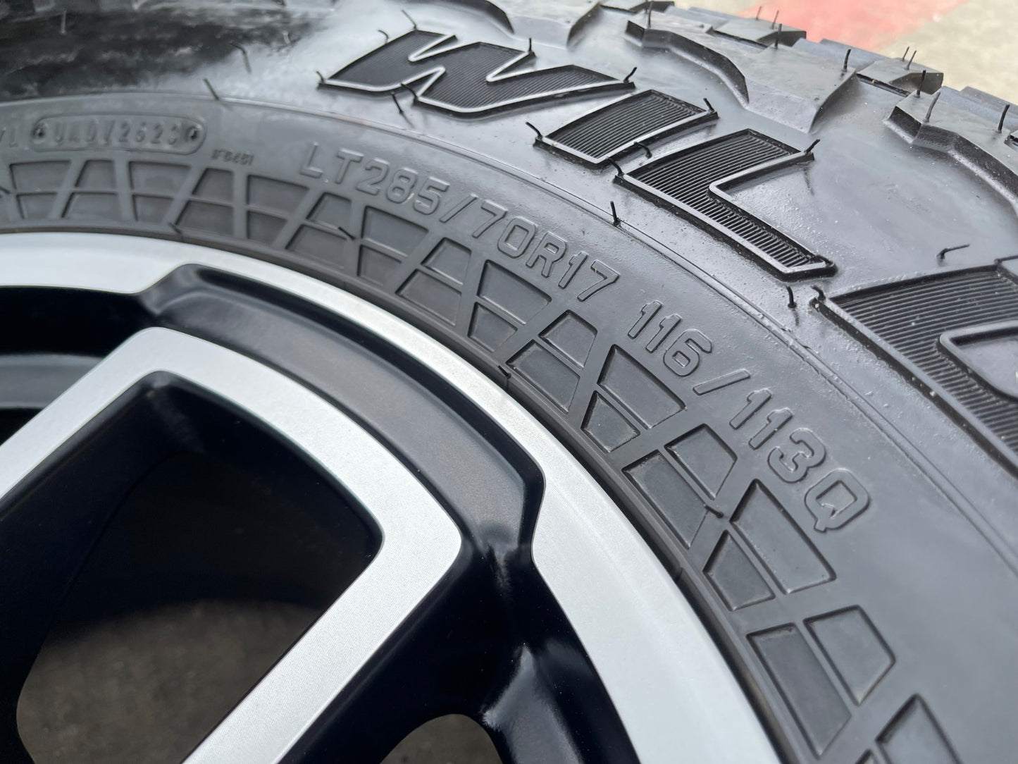 17" Jeep Wrangler Rubicon OEM 95730 9327 wheels rims Gladiator FALKEN A/T 33"
