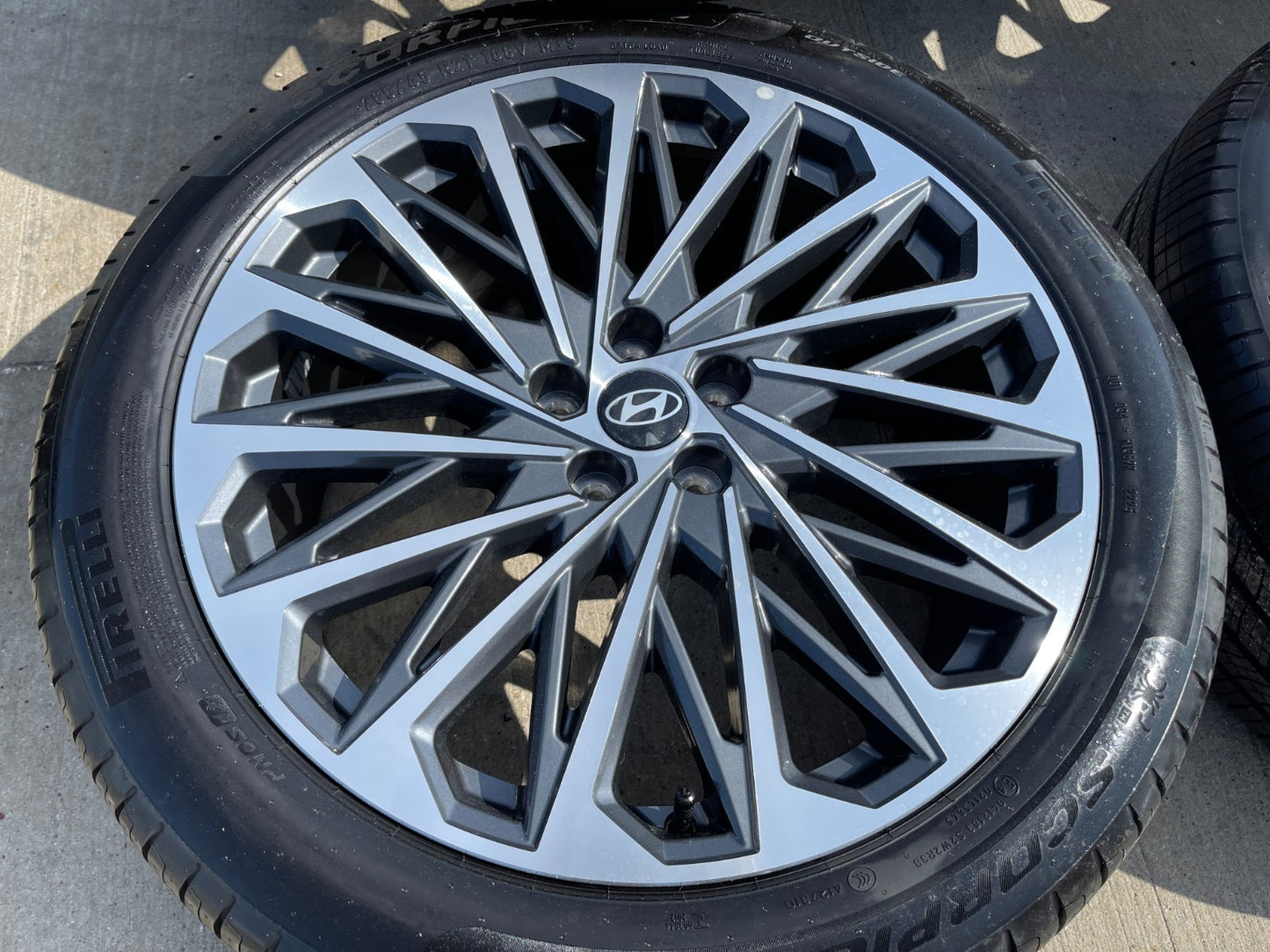 21" Hyundai Palisade Calligraphy OEM 94345 wheels rims 2026 2027 PIRELLI NEW