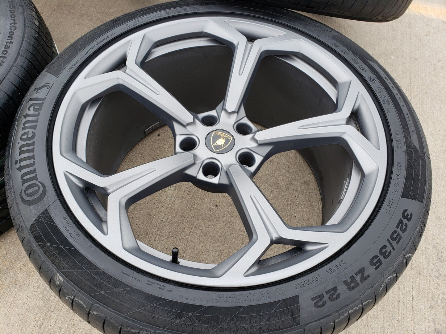 22" Lamborghini Urus OEM wheels rims gray Taigete 2022 2023 2024 2025 2026 NEW