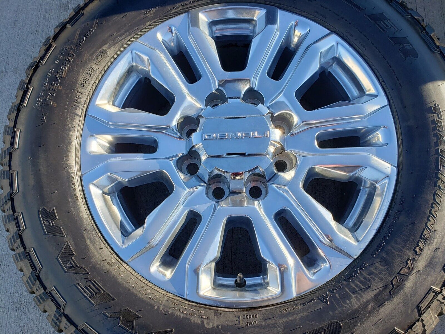 20" GMC Sierra Denali 2500 3500OEM 5957 wheels rims tires 2022 2023 2024 2025