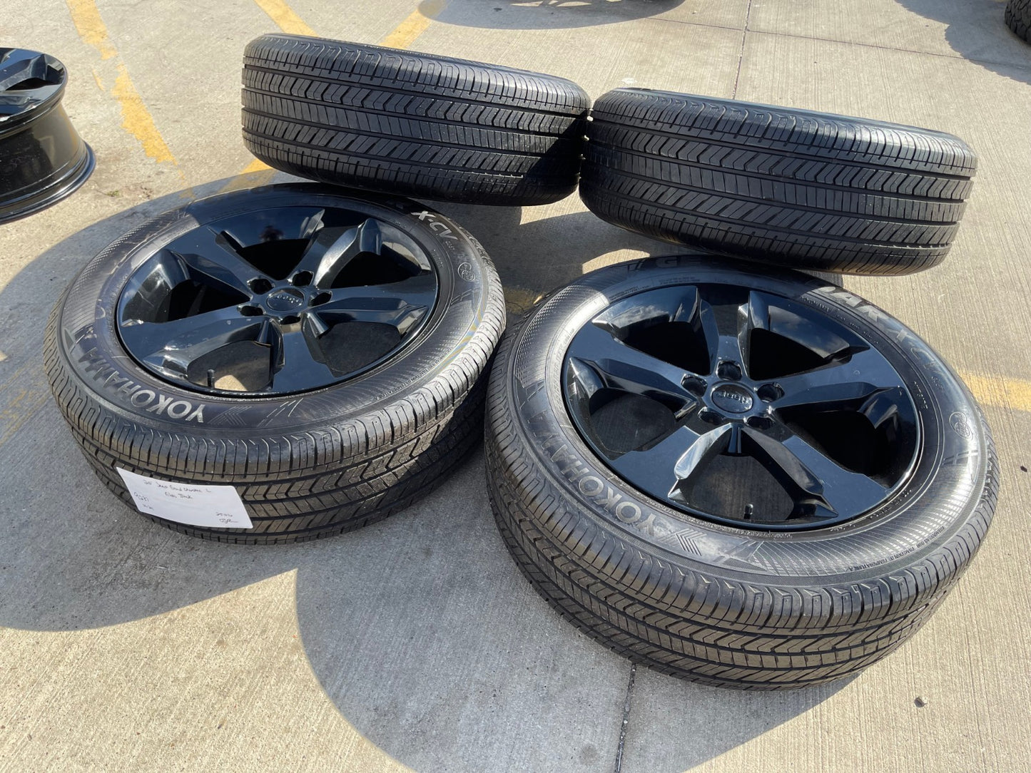 20" Jeep Grand Cherokee L OEM black wheels rims 9287 95199 tires