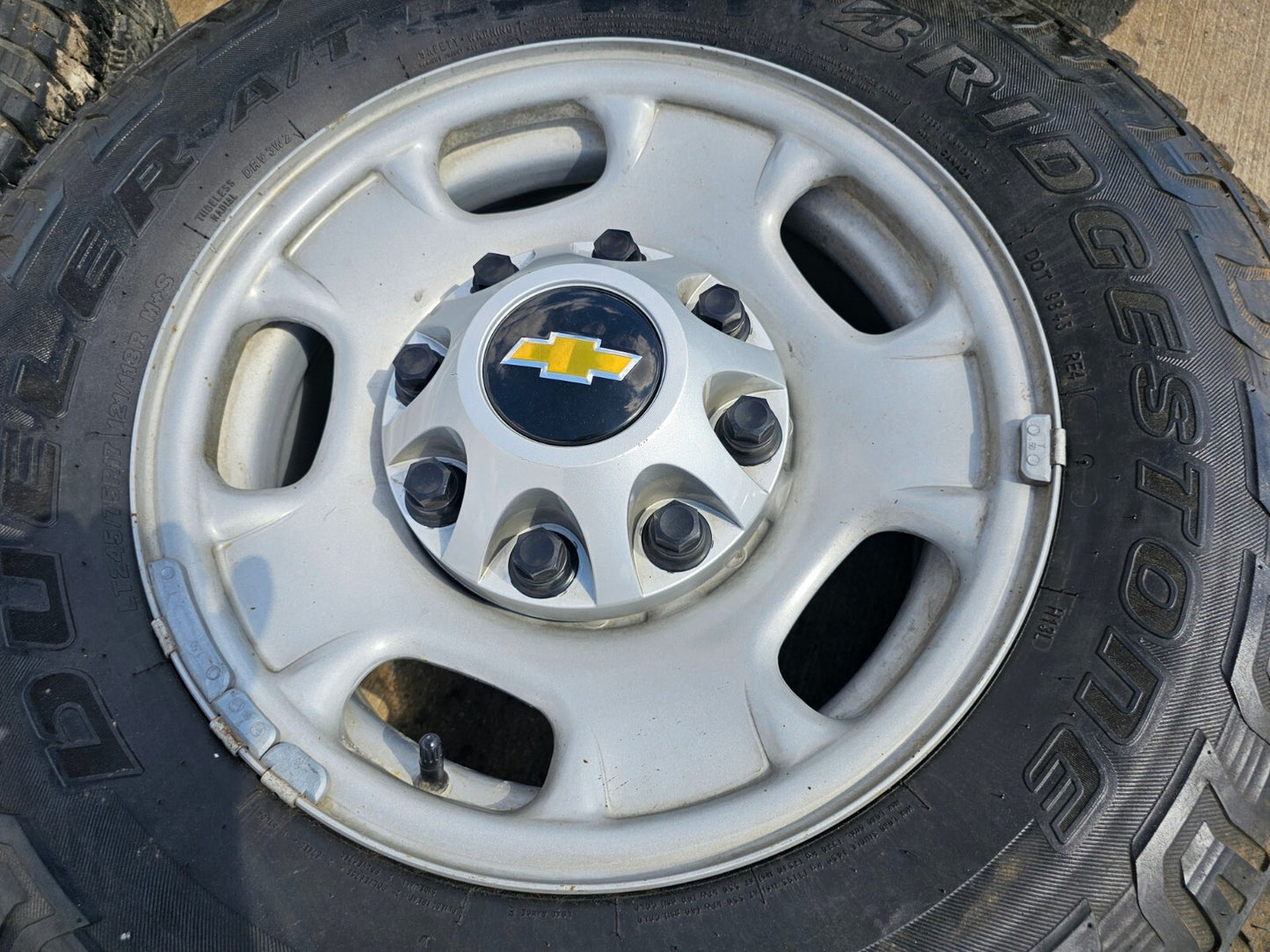 17" Chevy Silverado GMC Sierra 2500 OEM 8095 wheels rims DUELER Revo 3 A/T
