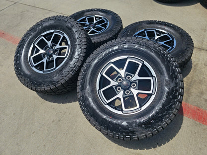 17" Jeep Wrangler Rubicon OEM wheels rims Gladiator tires A/T3 2025 NEW