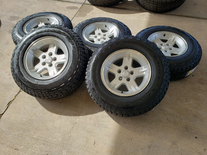 15" Jeep Wrangler OEM wheels rims 9050 1997 1998 1999 2000 2001 NEW A/T tires