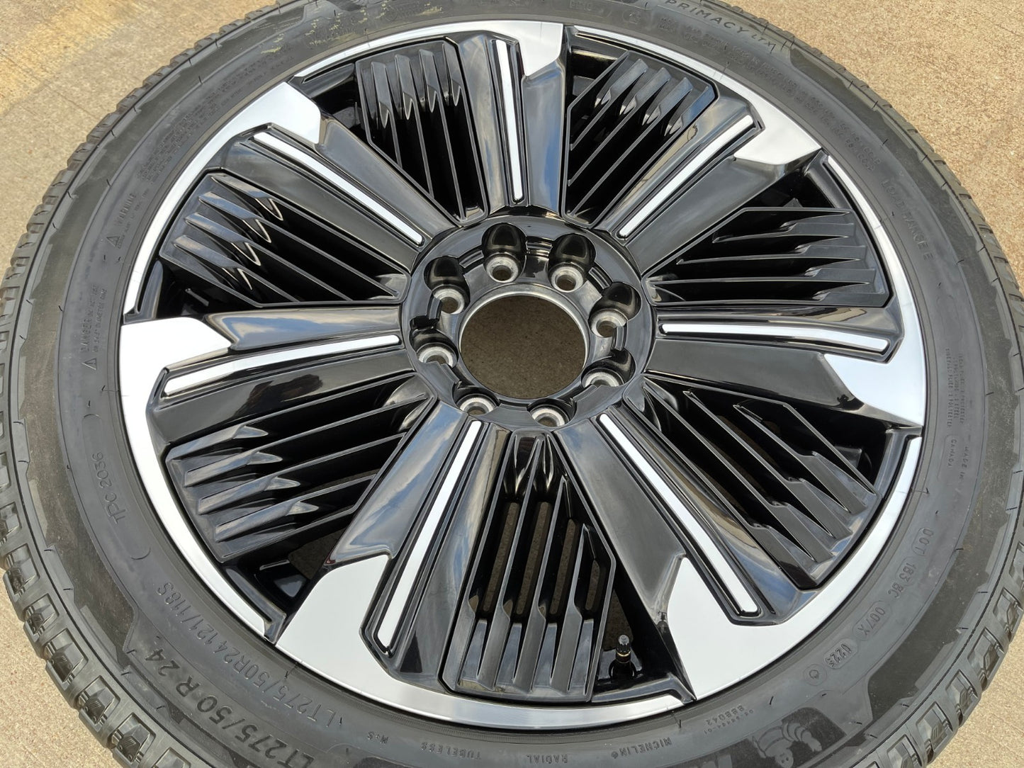 24" Cadillac Escalade IQ EV OEM 8x165 wheel rim Hummer 2500 2025 MICHELIN NEW